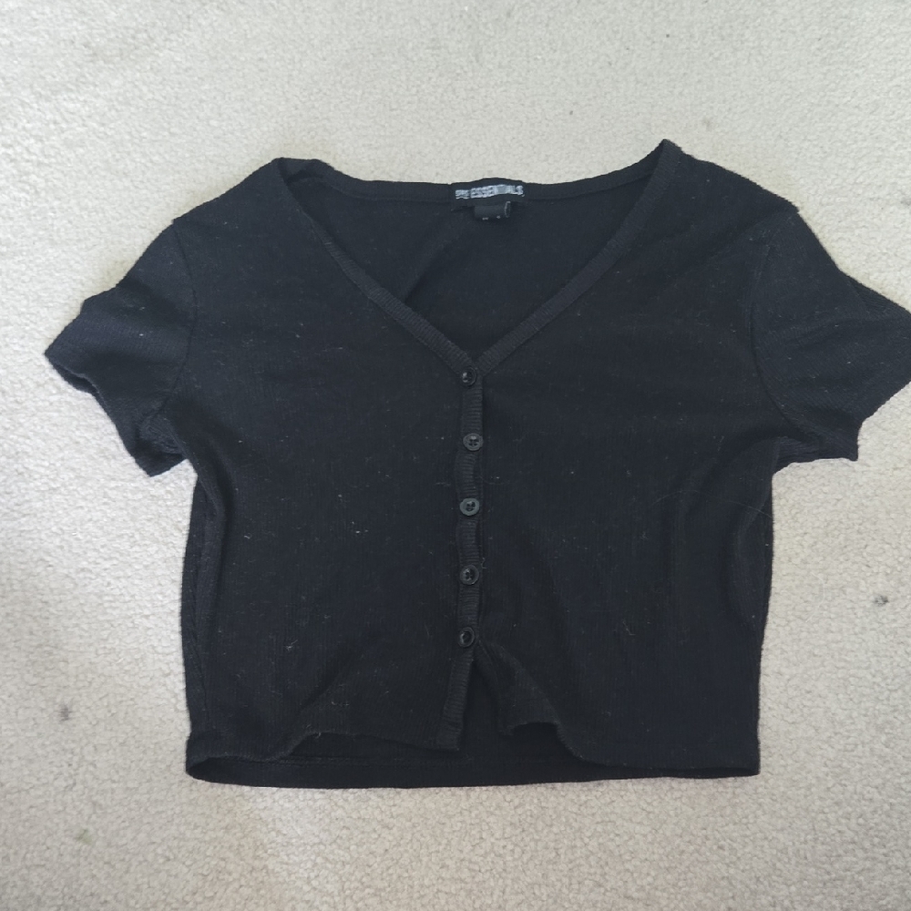 ☆ Black Cropped Tee ☆